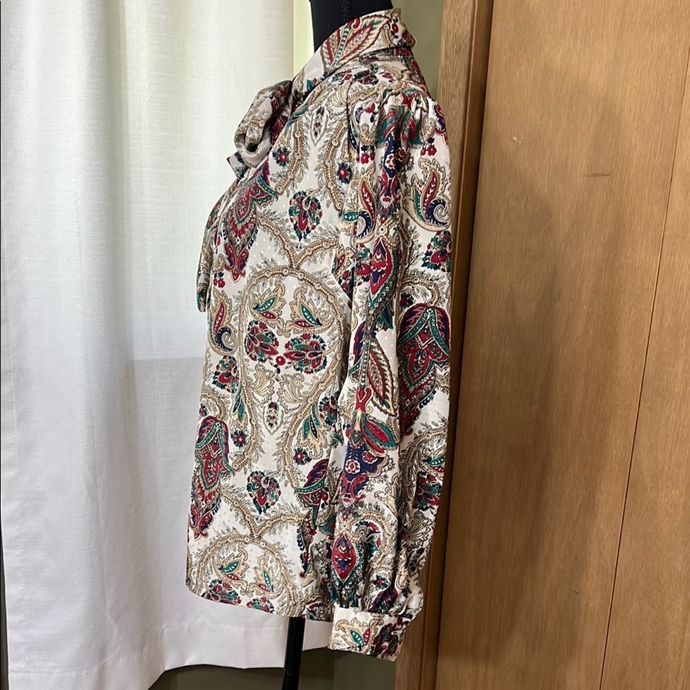 Alfred Dunner Red and Green Paisley Neck Tie Button Down Shirt - Picture 3 of 6